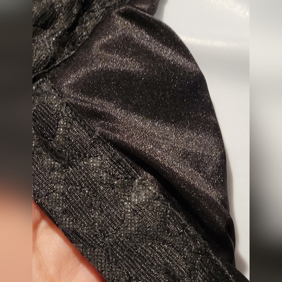 Jaclyn Smith black lace button down. - Picture 4 of 7